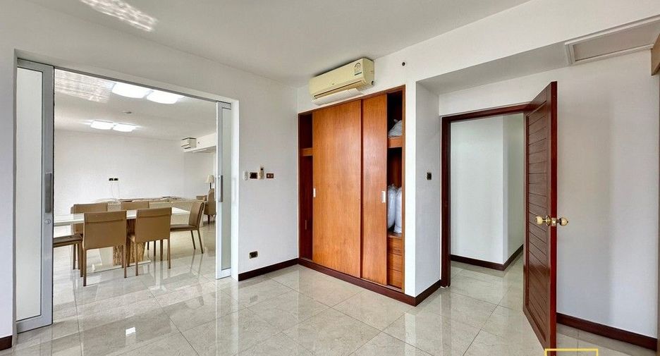 For sale 3 bed condo in Pathum Wan, Bangkok