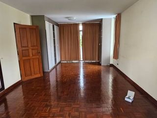 For rent 3 bedrooms house in Khlong Toei, Bangkok
