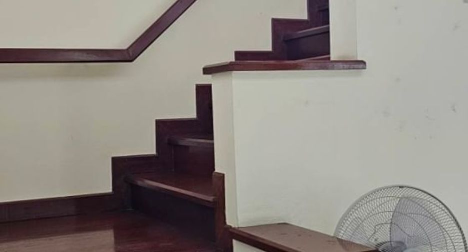 For rent 3 bedrooms house in Khlong Toei, Bangkok