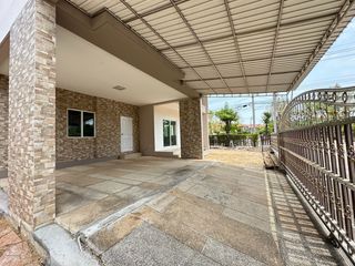 For sale 3 bedrooms house in Bang Khun Thian, Bangkok