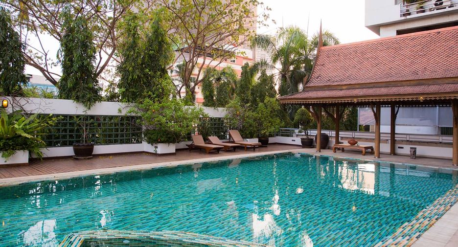 For rent 3 bedrooms apartment in Sathon, Bangkok
