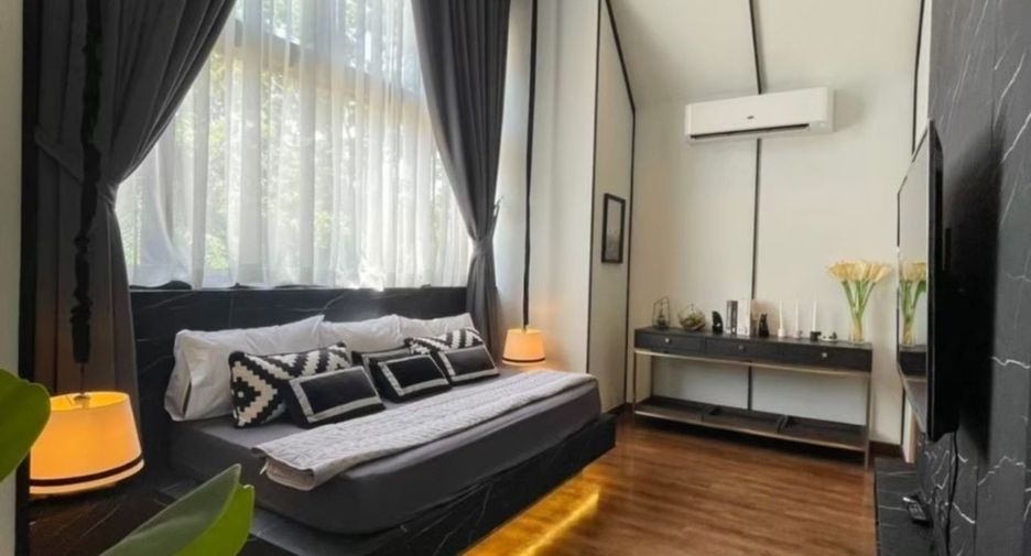 For rent 5 bedrooms villa in Mueang Chiang Mai, Chiang Mai