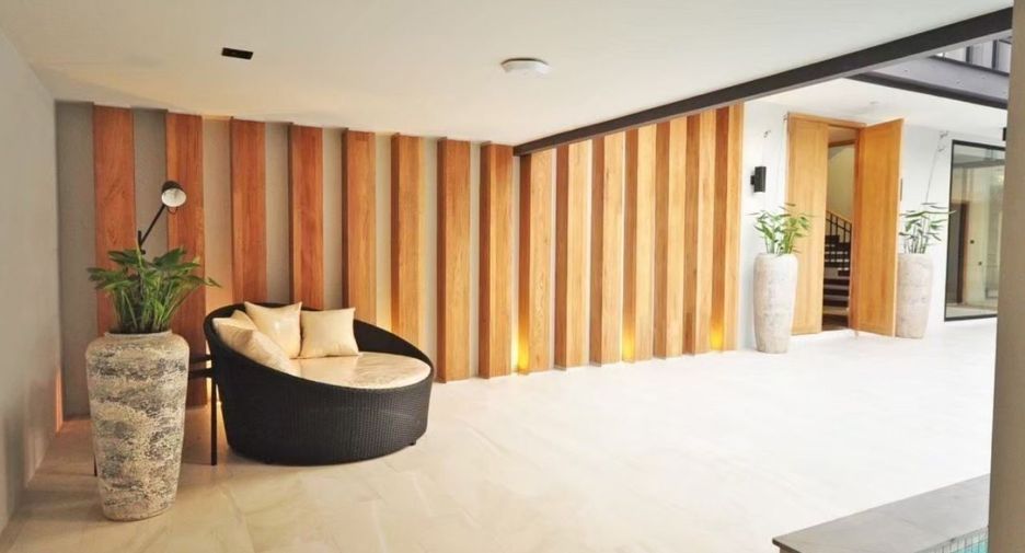 For rent 5 bedrooms villa in Mueang Chiang Mai, Chiang Mai
