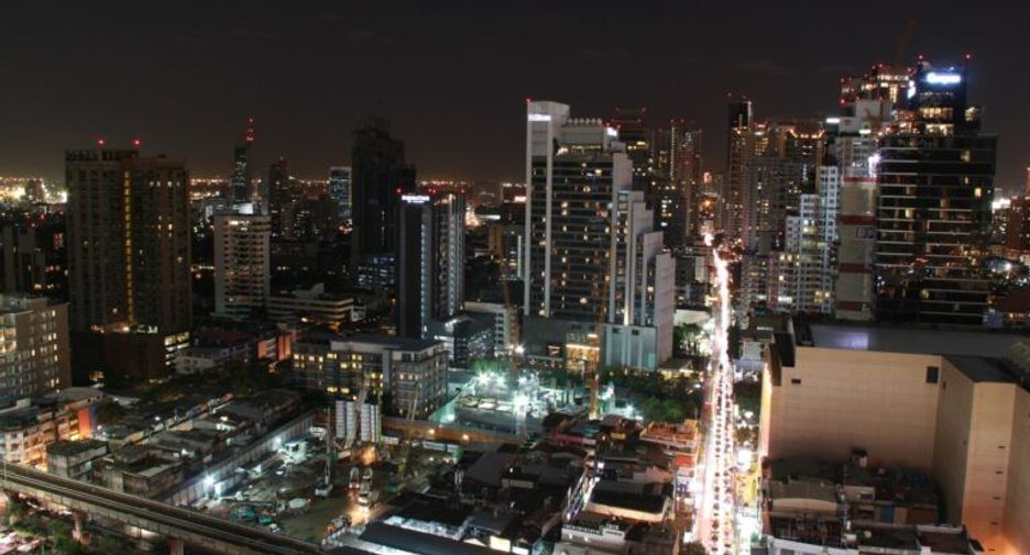 À vendre 2 chambres condo à Khlong Toei, Bangkok