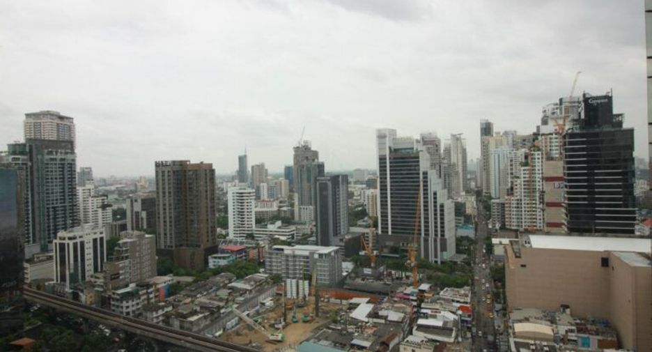 À vendre 2 chambres condo à Khlong Toei, Bangkok