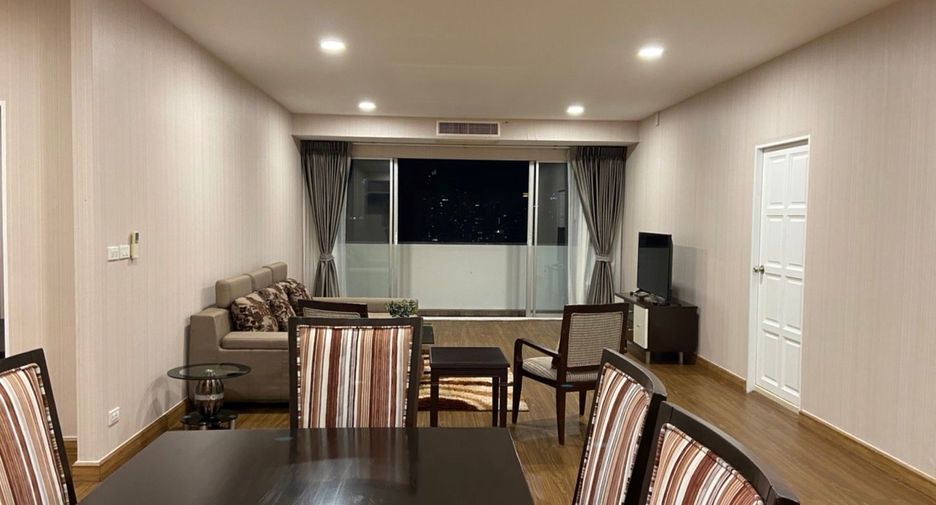 For rent 3 bedrooms condo in Watthana, Bangkok