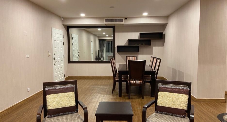 For rent 3 bedrooms condo in Watthana, Bangkok