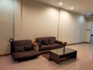 For rent 4 bed townhouse in Min Buri, Bangkok