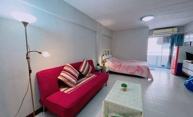 À vendre 1 chambre condo à Huai Khwang, Bangkok