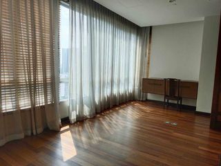 For rent 5 bedrooms condo in Watthana, Bangkok