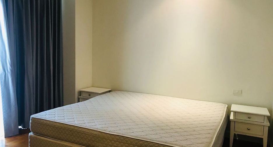 For rent 3 bedrooms apartment in Sathon, Bangkok