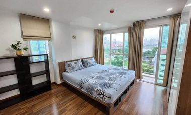 For rent 2 bed condo in Huai Khwang, Bangkok