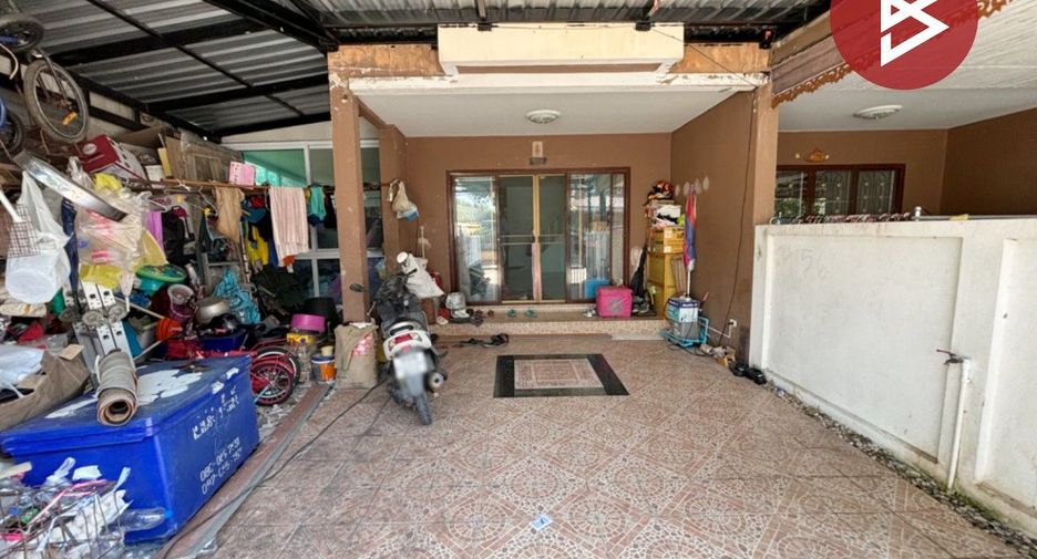 For sale 4 bed townhouse in Mueang Samut Prakan, Samut Prakan