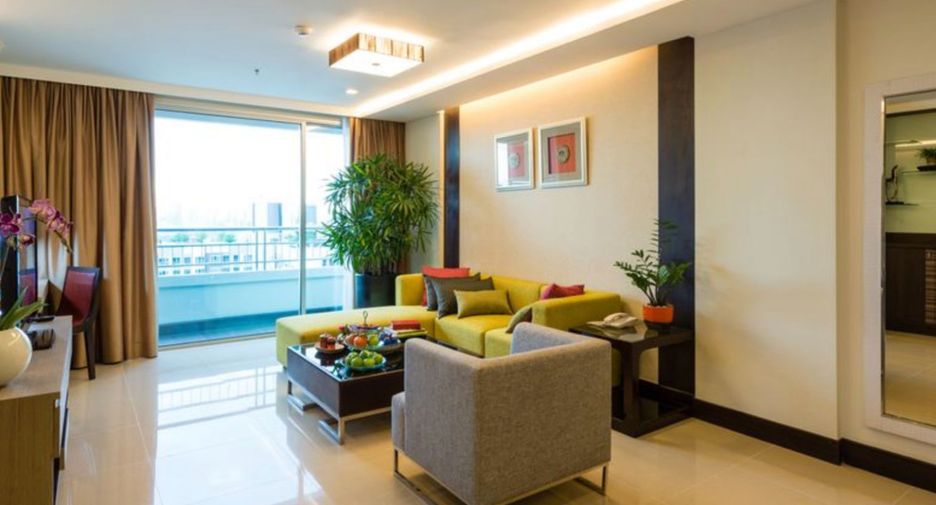 For rent 3 bedrooms condo in Khlong Toei, Bangkok