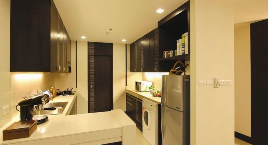 For rent 3 bedrooms condo in Khlong Toei, Bangkok