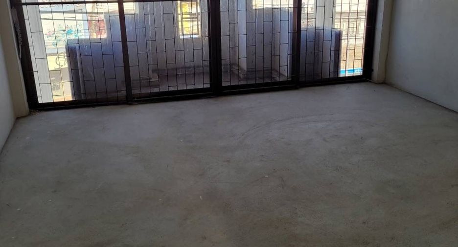 For sale 3 ベッドルーム retail Space in Tha Takiap, Chachoengsao