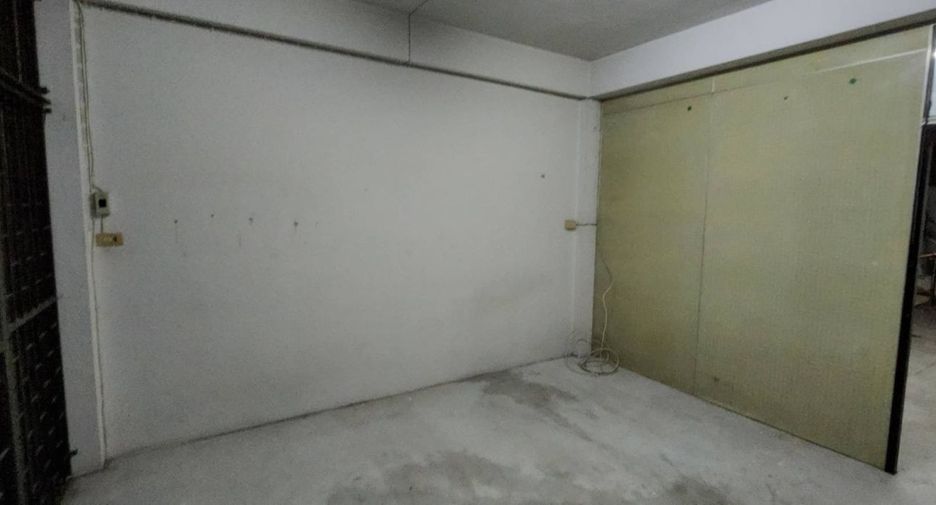 For sale 3 ベッドルーム retail Space in Tha Takiap, Chachoengsao