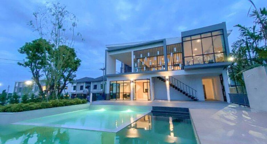 À vendre 4 chambres maison de ville à Lam Luk Ka, Pathum Thani