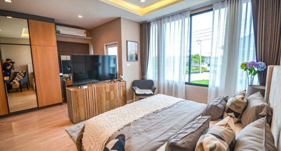 À vendre 4 chambres maison de ville à Lam Luk Ka, Pathum Thani