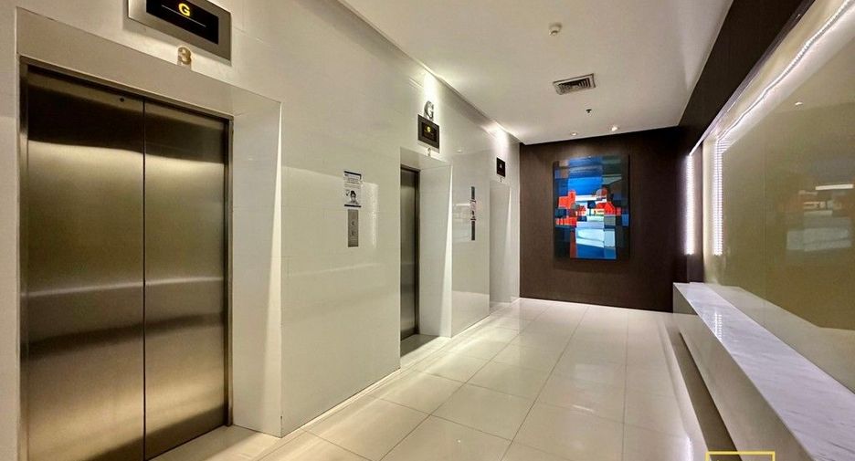 For rent 2 bedrooms condo in Bang Rak, Bangkok