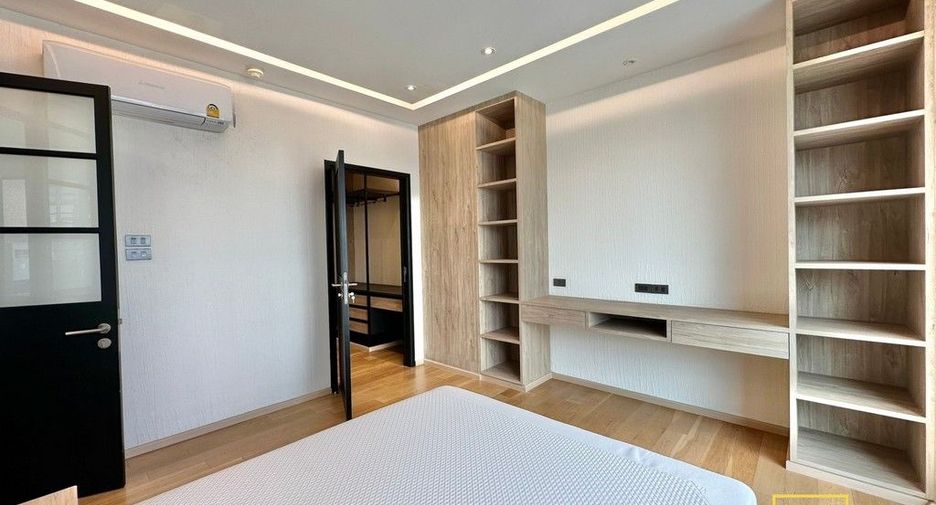 For rent 2 bedrooms condo in Bang Rak, Bangkok
