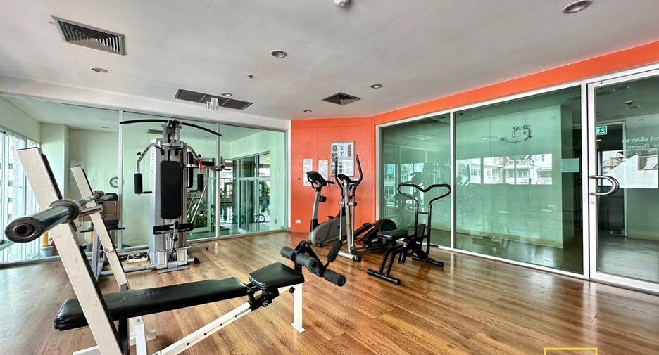 For rent 2 bedrooms condo in Bang Rak, Bangkok
