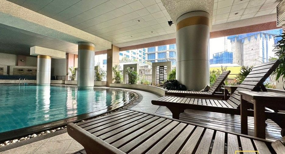 For rent 2 bedrooms condo in Bang Rak, Bangkok