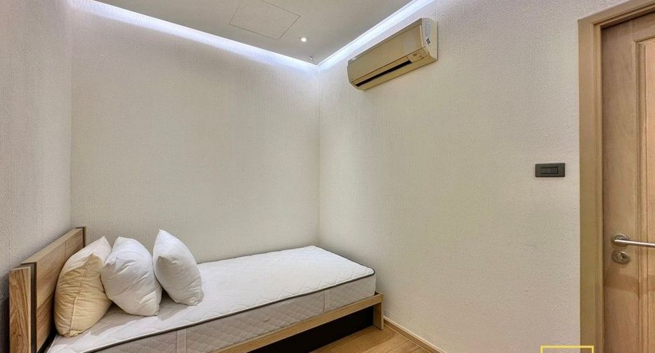 For rent 2 bedrooms condo in Bang Rak, Bangkok