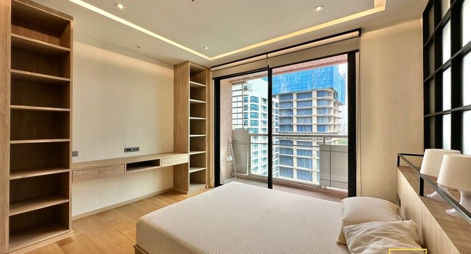 For rent 2 bedrooms condo in Bang Rak, Bangkok