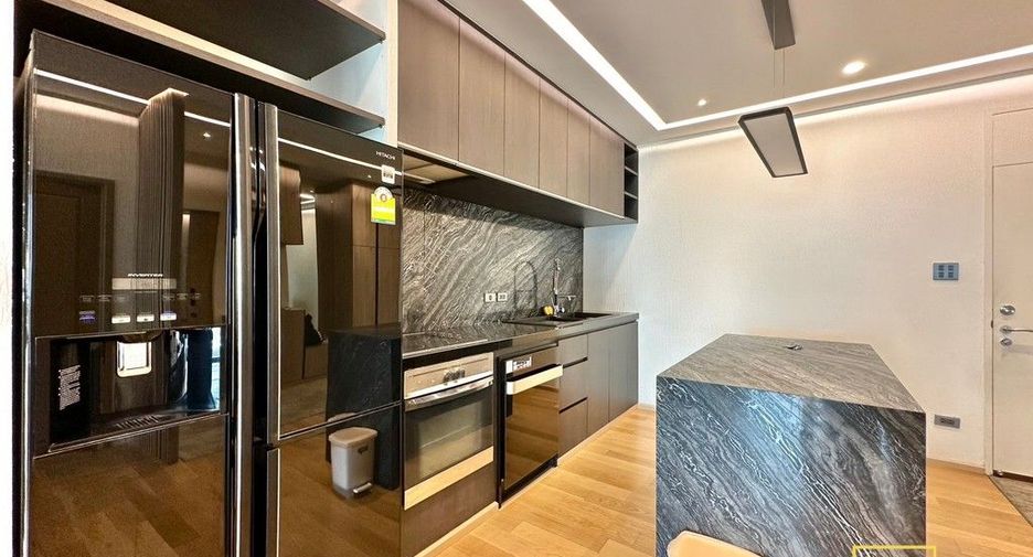 For rent 2 bedrooms condo in Bang Rak, Bangkok