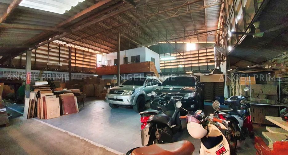 For sale 4 Beds warehouse in Bang Na, Bangkok