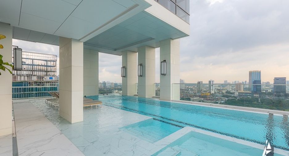 For sale 2 bedrooms condo in Pathum Wan, Bangkok