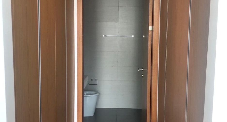 For rent and for sale 1 bed condo in Khlong Toei, Bangkok