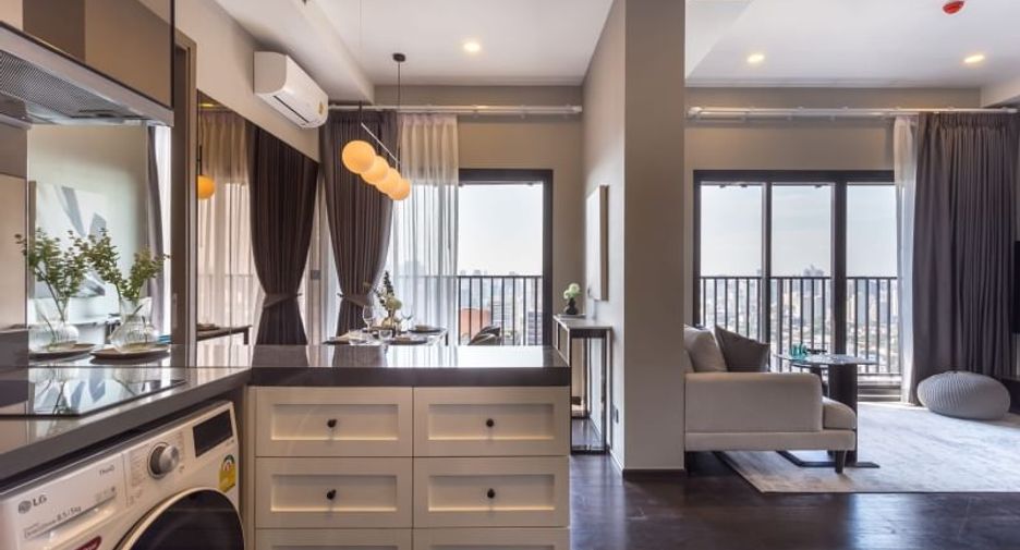 Condo en alquiler y en venta de 3 habitaciones en Watthana, Bangkok