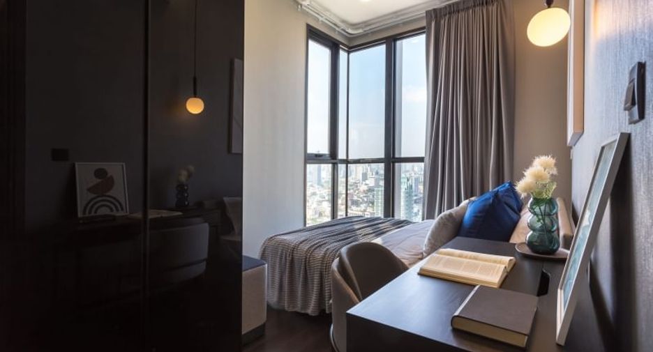 Condo en alquiler y en venta de 3 habitaciones en Watthana, Bangkok