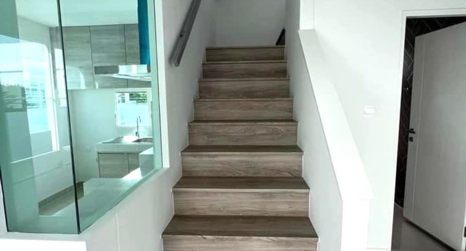 Casa en alquiler de 3 habitaciones en Lat Krabang, Bangkok