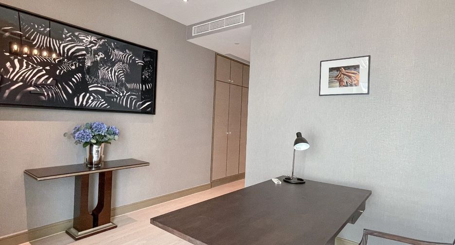 For sale 3 bed condo in Khlong San, Bangkok