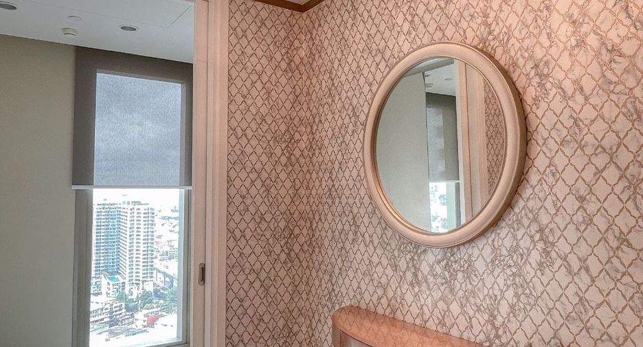 For sale 3 bed condo in Khlong San, Bangkok