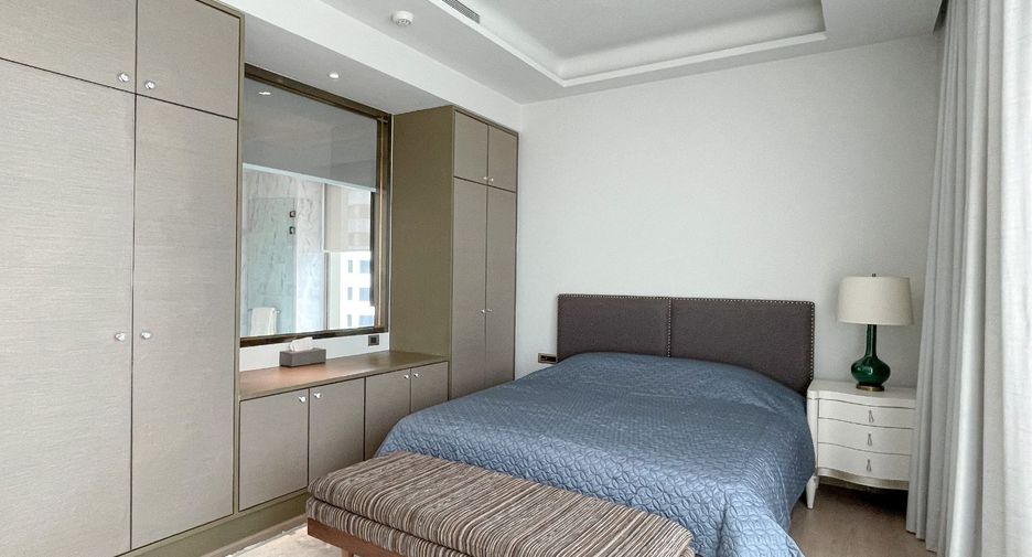 For sale 3 bed condo in Khlong San, Bangkok