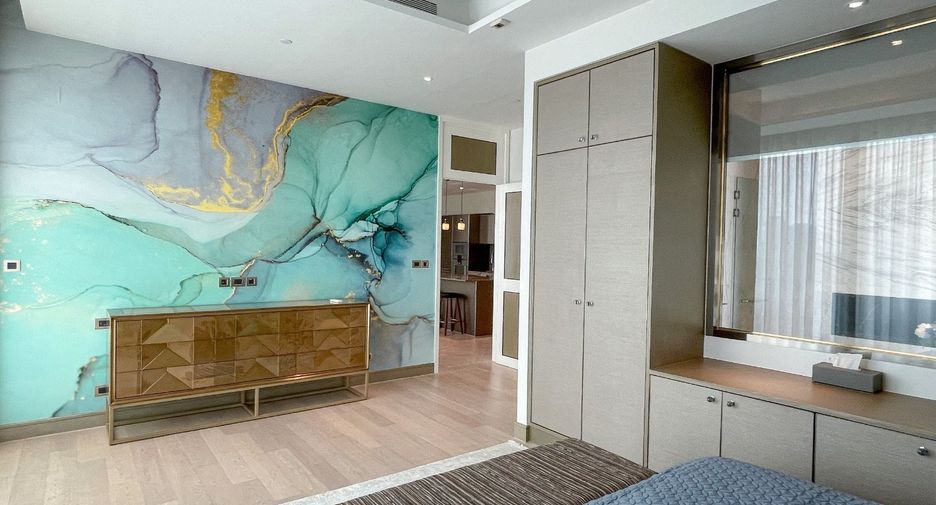 For sale 3 bed condo in Khlong San, Bangkok