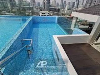 For rent 2 bedrooms condo in Khlong Toei, Bangkok