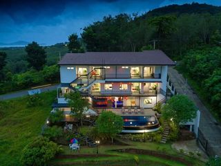 8 Bedroom Villa In Mueang Phuket