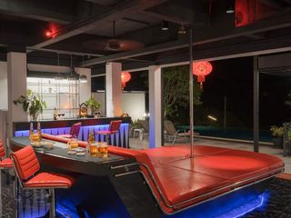 For rent 8 bedrooms villa in Mueang Phuket, Phuket
