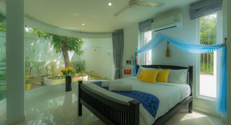 For rent 8 bedrooms villa in Mueang Phuket, Phuket