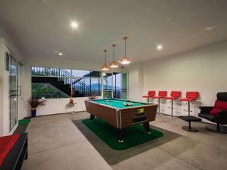 For rent 8 bedrooms villa in Mueang Phuket, Phuket