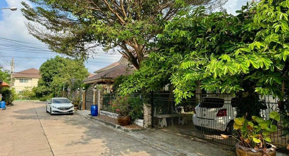 For sale 3 bedrooms house in Mueang Samut Prakan, Samut Prakan