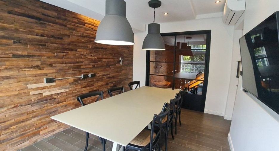 For sale 4 bedrooms condo in Watthana, Bangkok