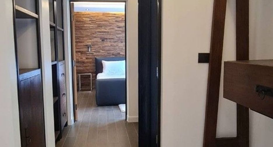 For sale 4 bedrooms condo in Watthana, Bangkok