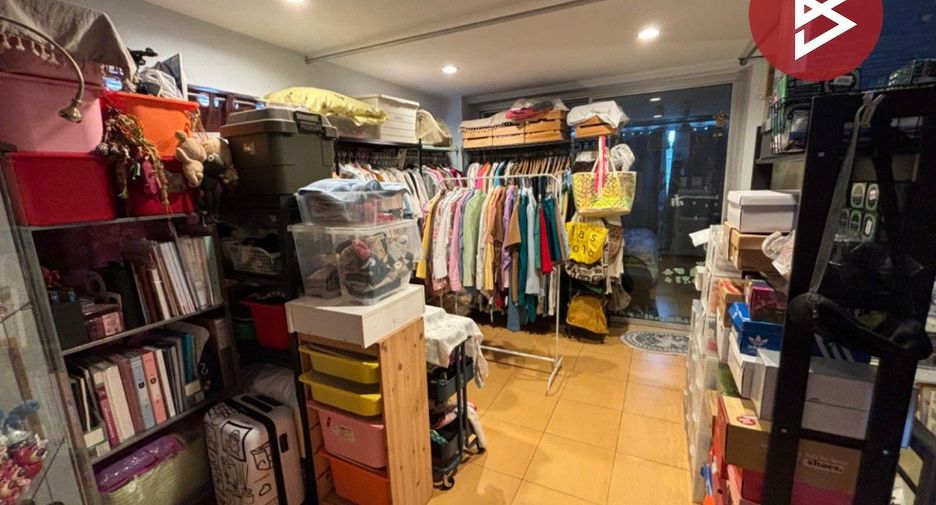 For sale 6 Beds retail Space in Prawet, Bangkok