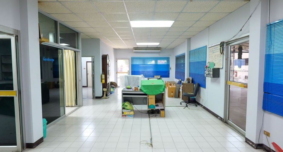 For sale warehouse in Mueang Samut Prakan, Samut Prakan